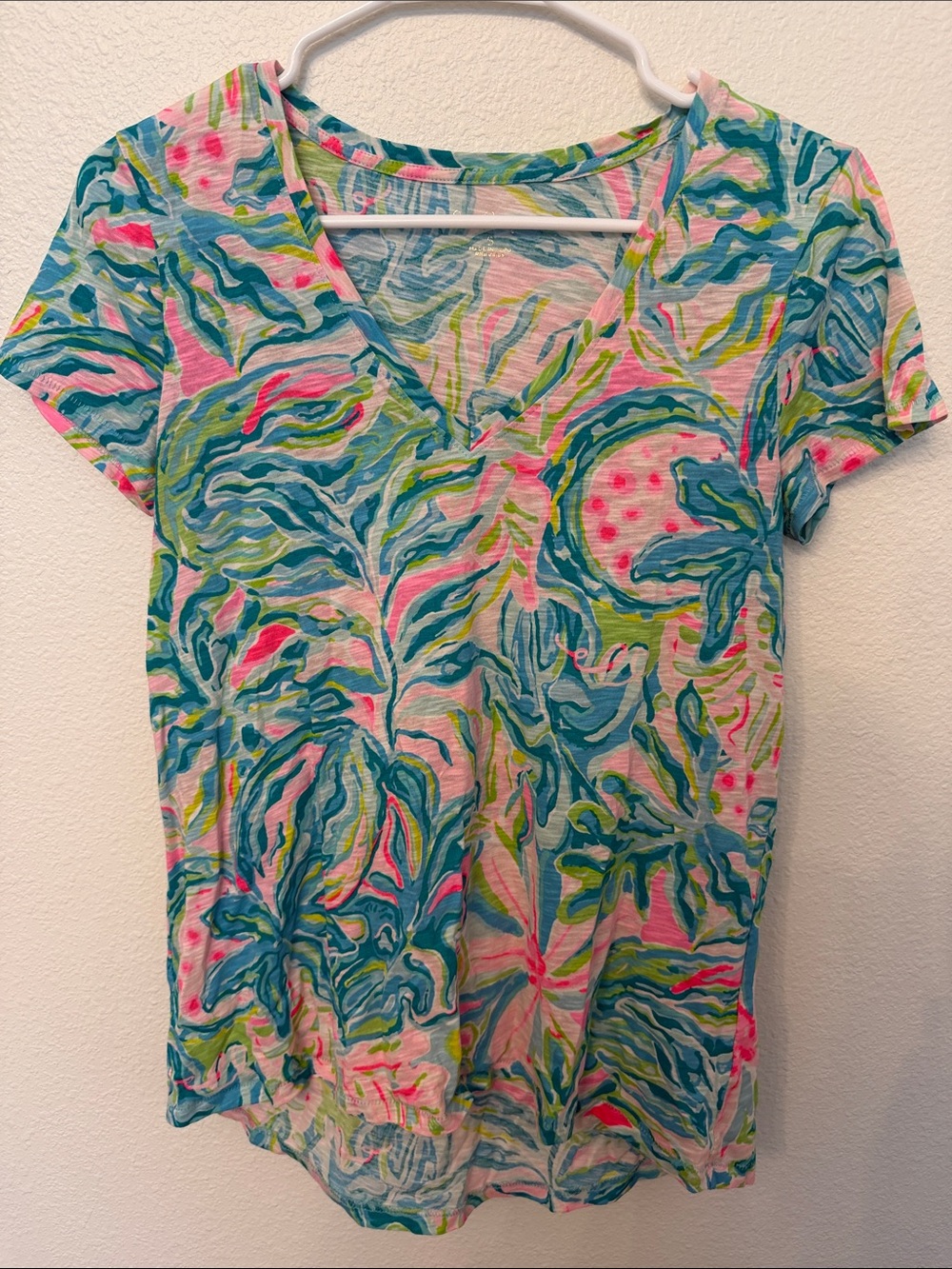 Lilly Pulitzer Tropical V-Neck Tee in Pink, Teal & Green